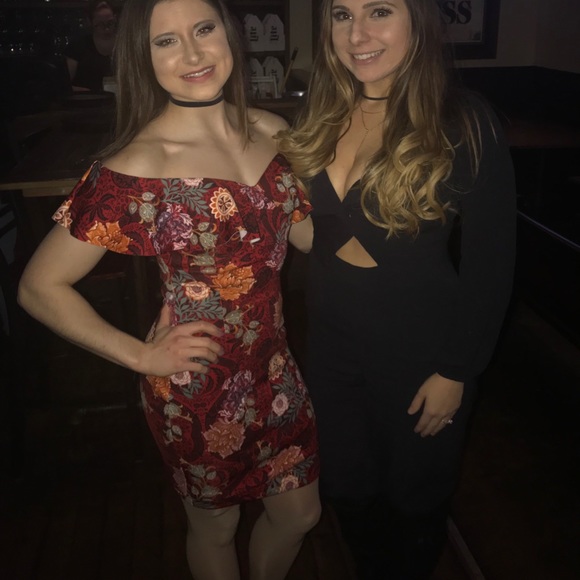 guess off the shoulder bodycon dress